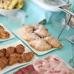 Flora Hotel 3*