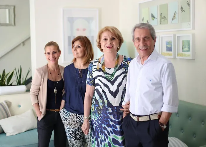 Flora فندق كاتوليكا