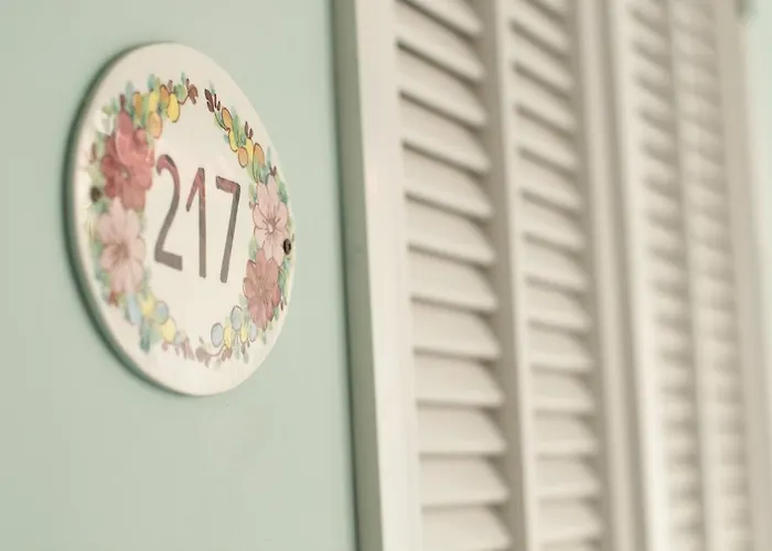 Flora فندق كاتوليكا