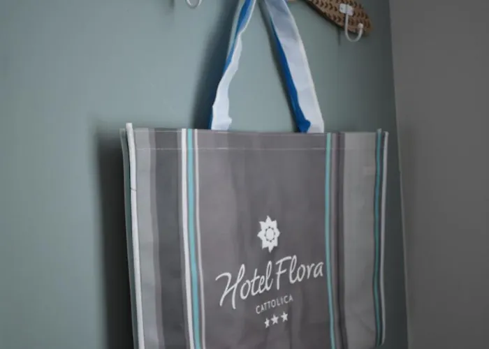 Flora فندق كاتوليكا