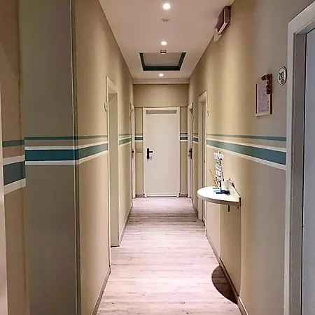 Flora Hotel