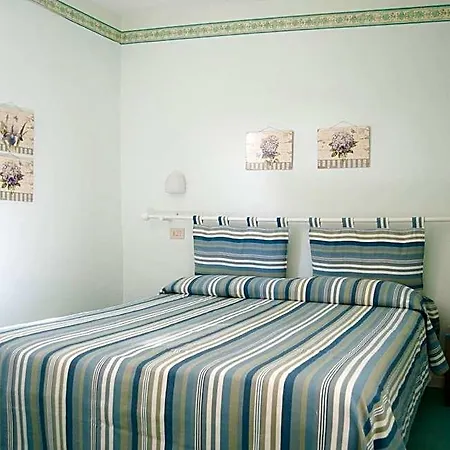 Hotel Flora 3*