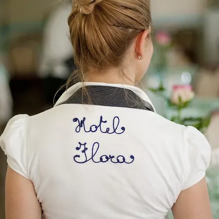 Отель Flora 3*