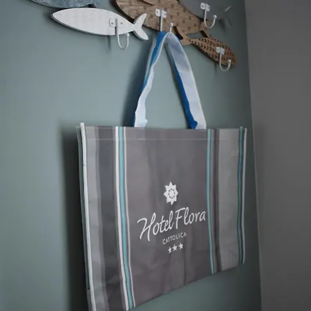 Flora Отель Каттолика